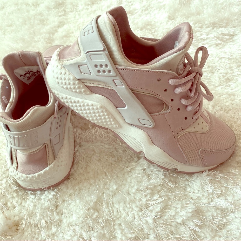 Blush colored Nike air Huarache